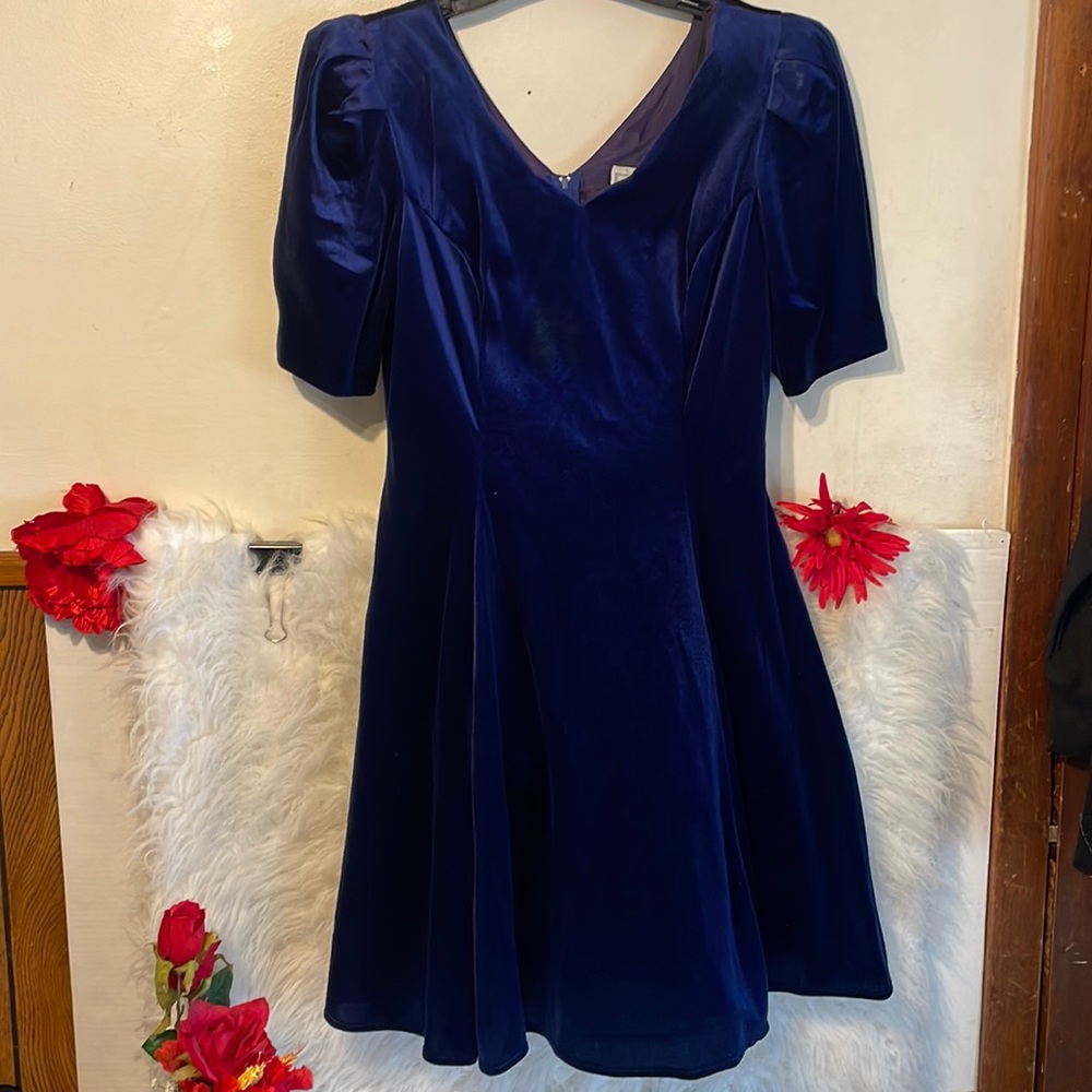DBY velvet Flare Midi Dress